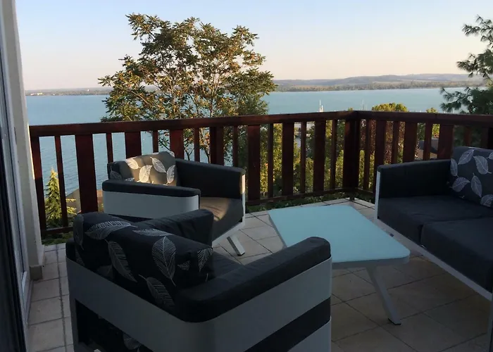 Tihany , Best View, Spacious Wellness, Central , 50M Beach